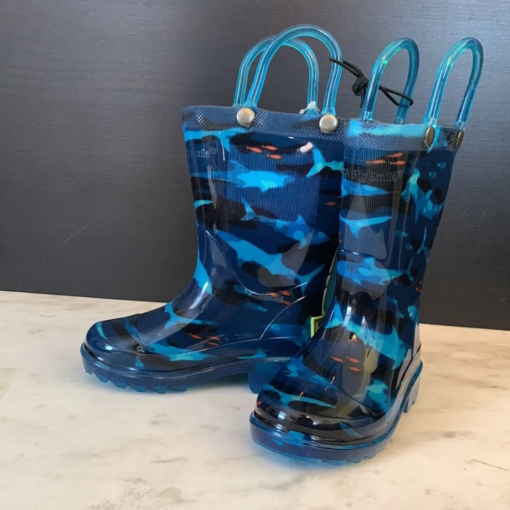 Western Chief Kids Shark Camo Light Up Rain Boots
